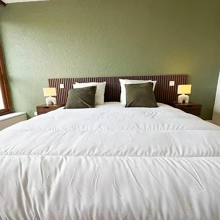 King Size 180x200 - Air Conditioning - Modern Apartman Gréoux-les-Bains